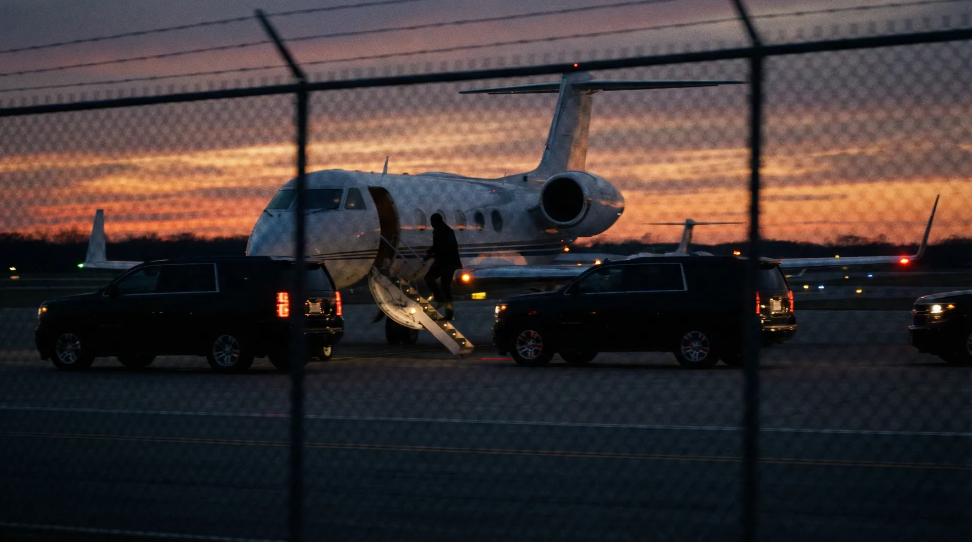 吃瓜黑料 - 私人飞机机场偷拍